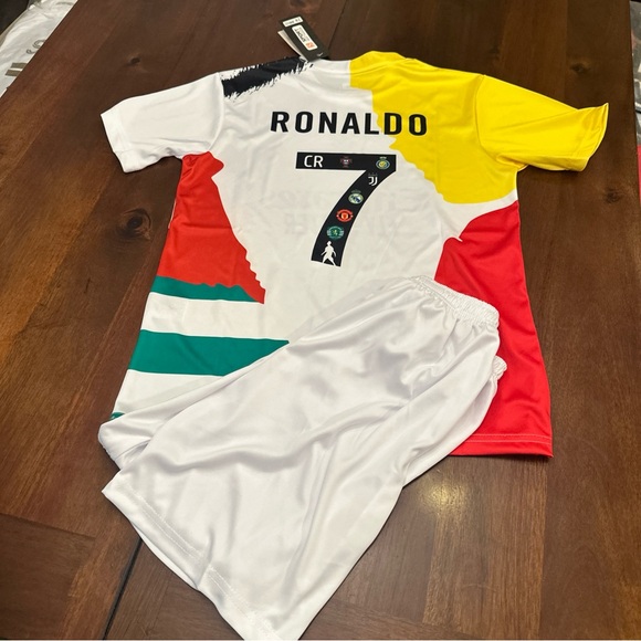 Christiano Ronaldo #7Commemorative Soccer kids Set Jersey/Short Fits Large Youth - Picture 1 of 6